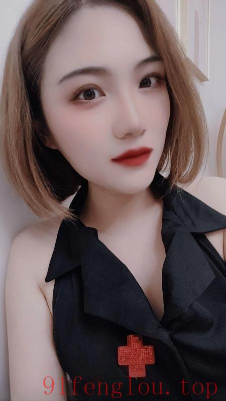 白嫩服务型雪儿