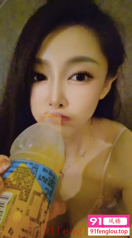 天然D胸的邻家小妹甜儿