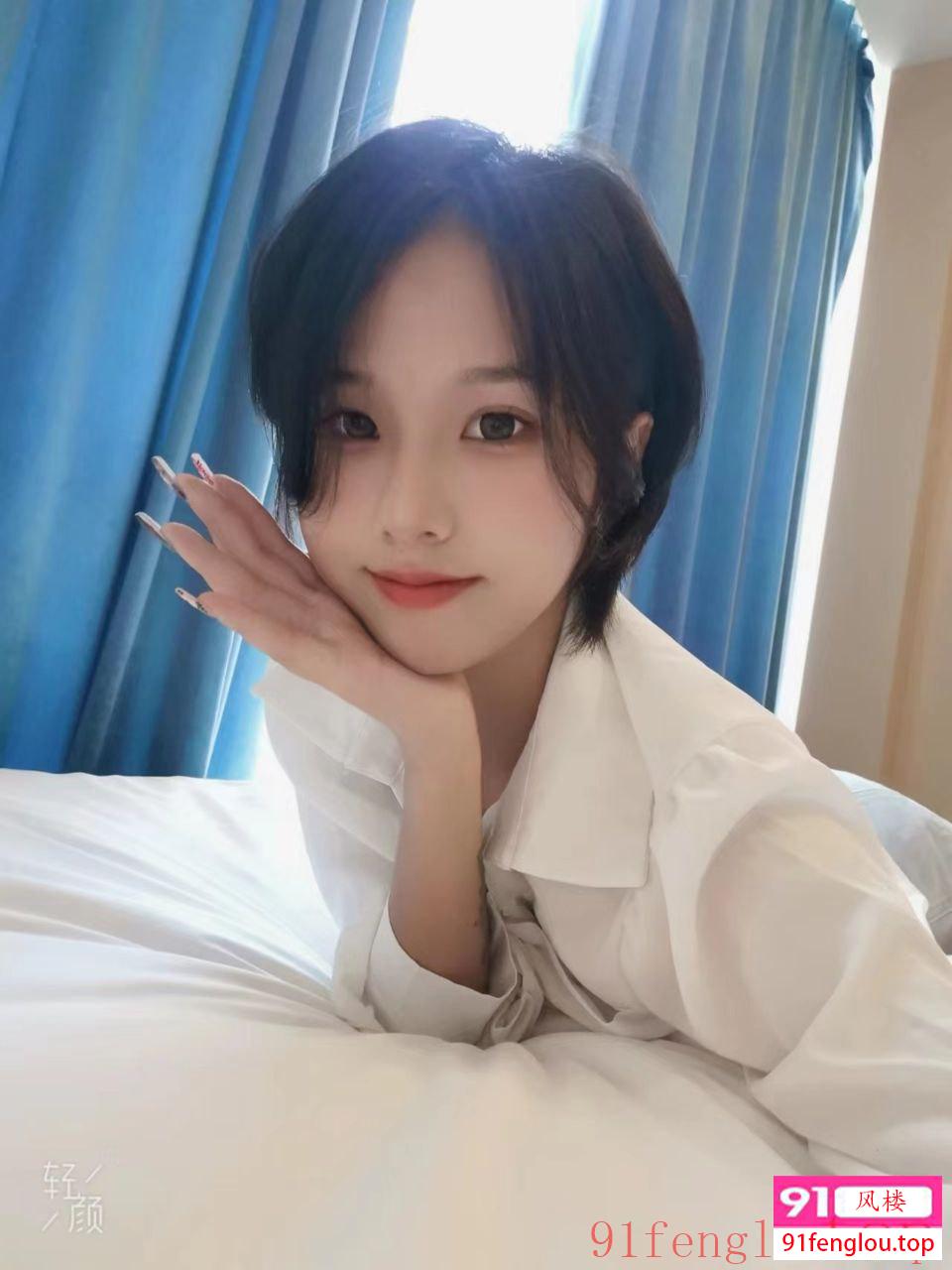 04年短发嫩妹路凡