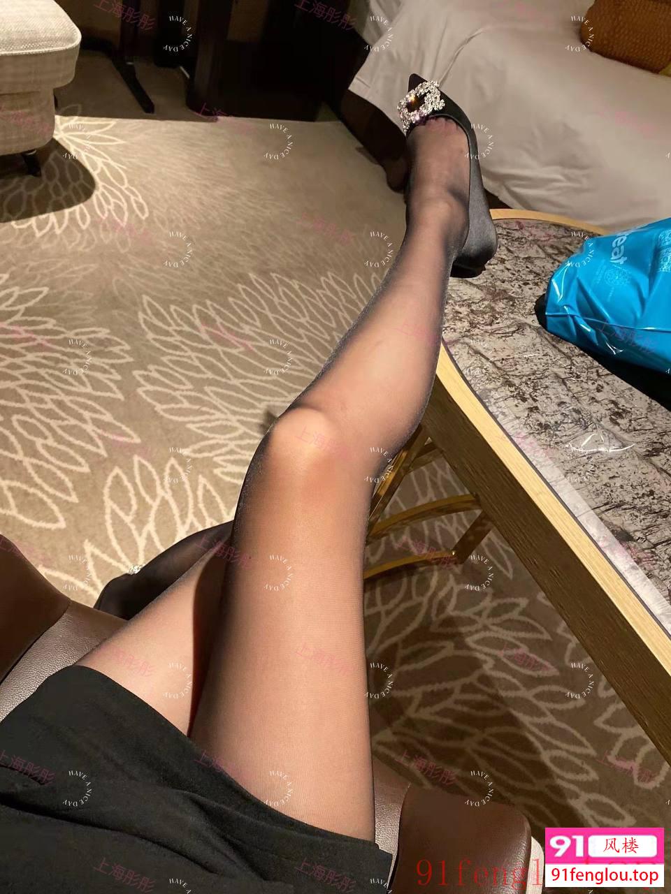 高颜值嫩妹彤彤 只外出