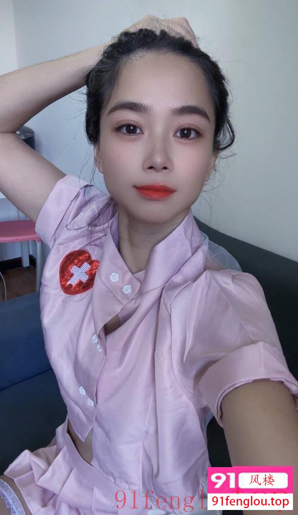 可爱耐看制服小妹