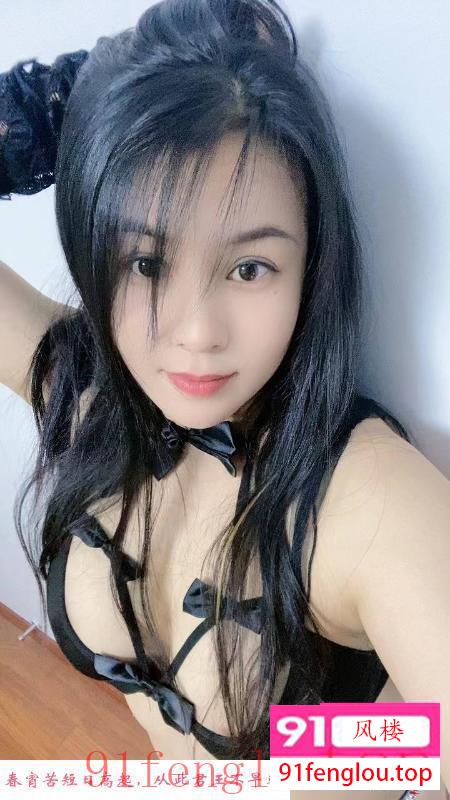 外表清纯内心发骚的嫩货