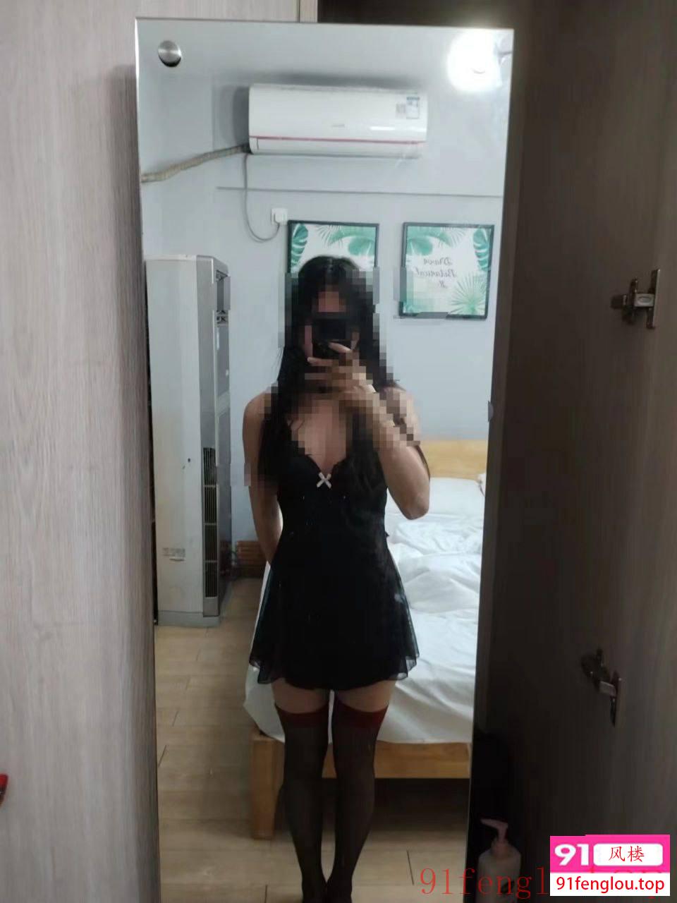 21岁高个子女孩妹子