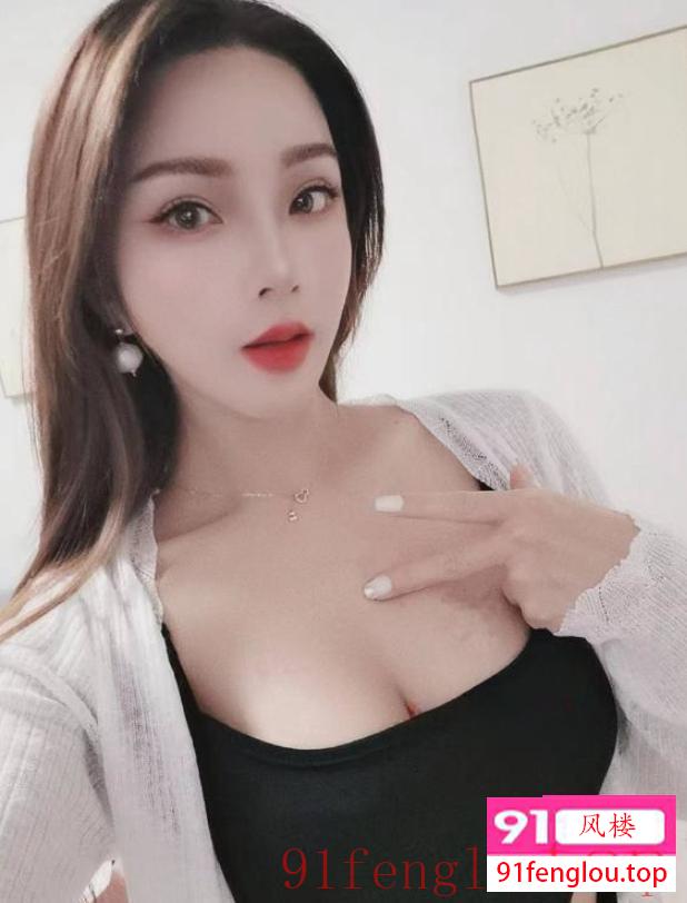 颜值大胸身材好妹子