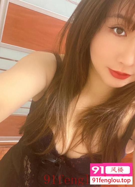 服务型大胸美少妇