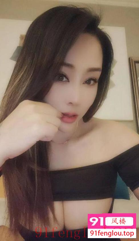 大胸翘臀骚妹子