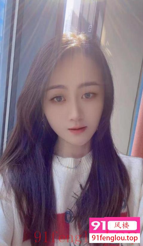 天心长发御姐风