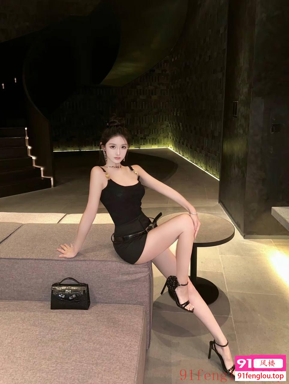 刚下海的性感尤物嫩模