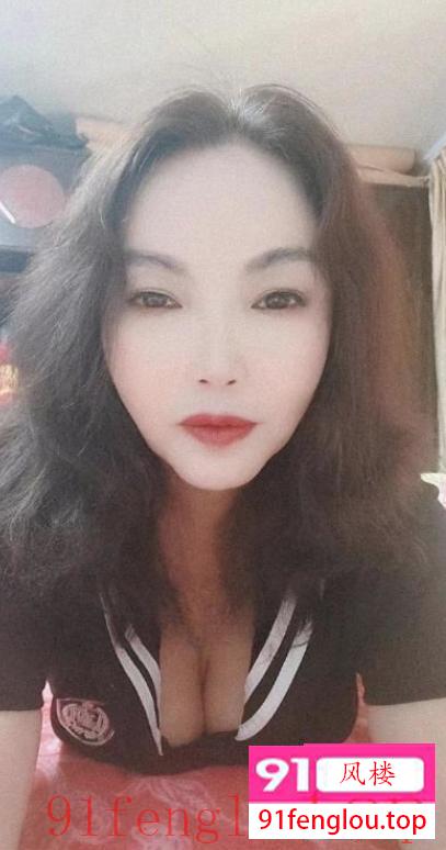 大屁股泄火熟女