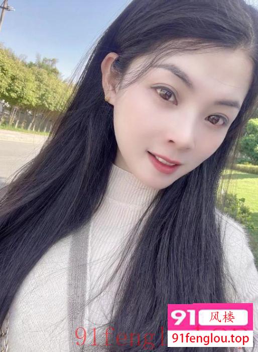 约龙华性感女神