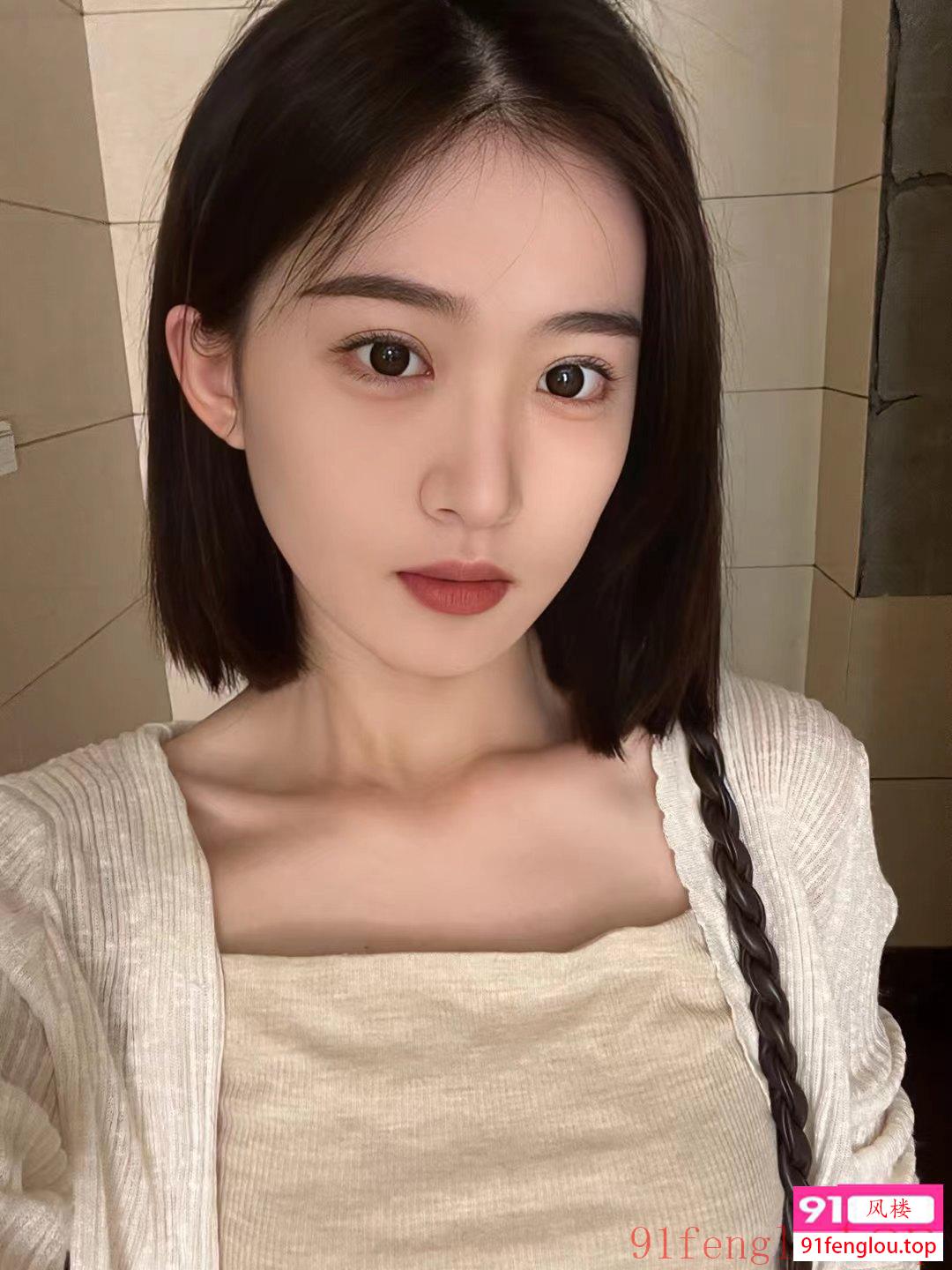 00后性感嫩妹逼嫩刚下海