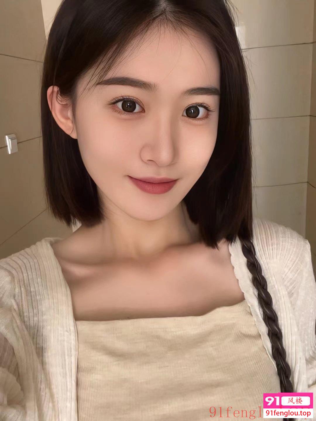 00后性感嫩妹逼嫩刚下海