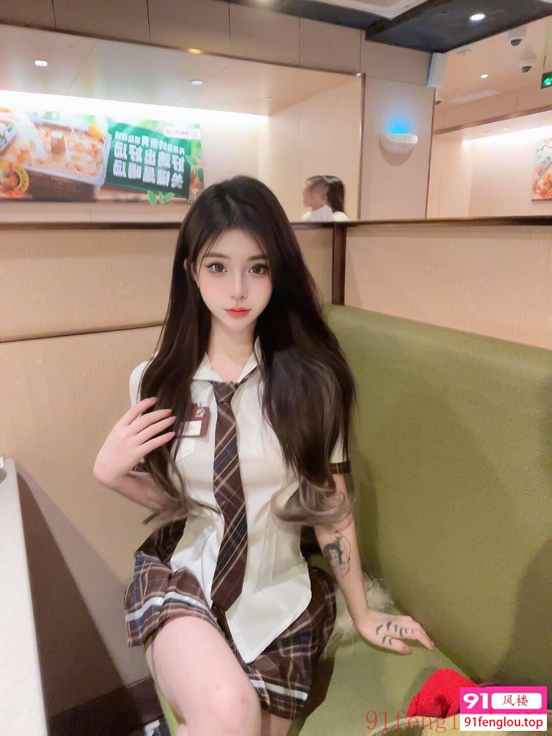 02在校清纯型的学生妹