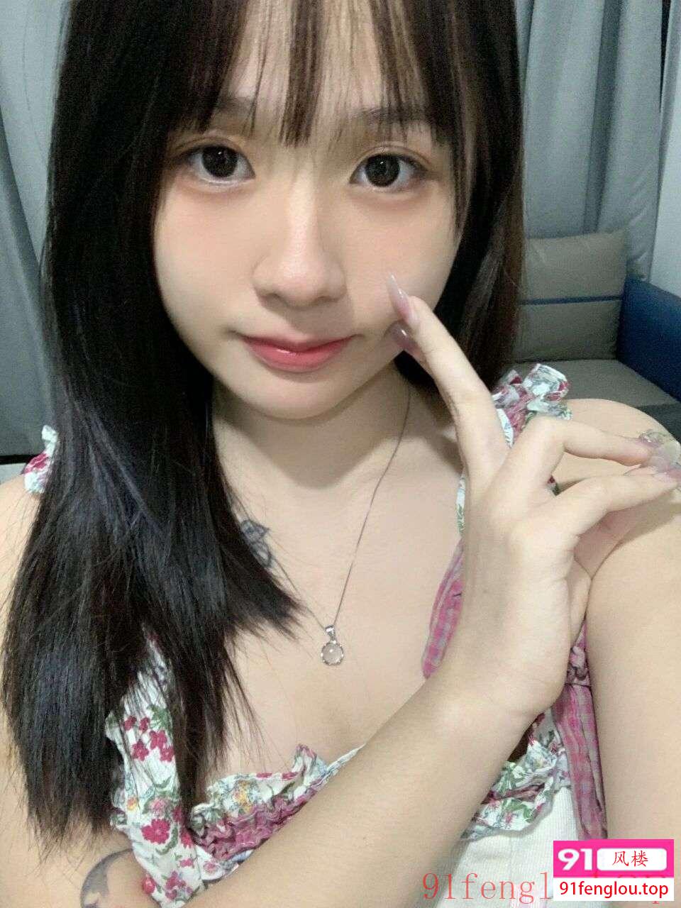 浦东粉嫩逼水多不催态度一流极度配合姿势