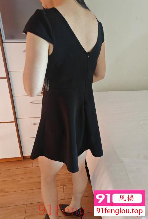 舌吻狂怼肤白骚妇