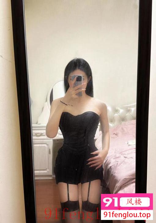 九头身长腿美女