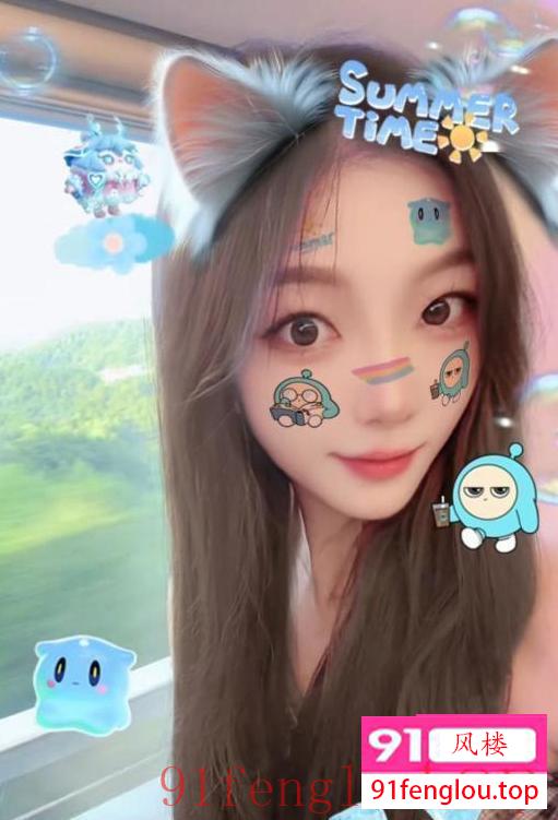 岛内长腿大美女