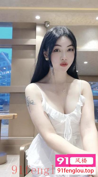 妩媚动人风骚老师