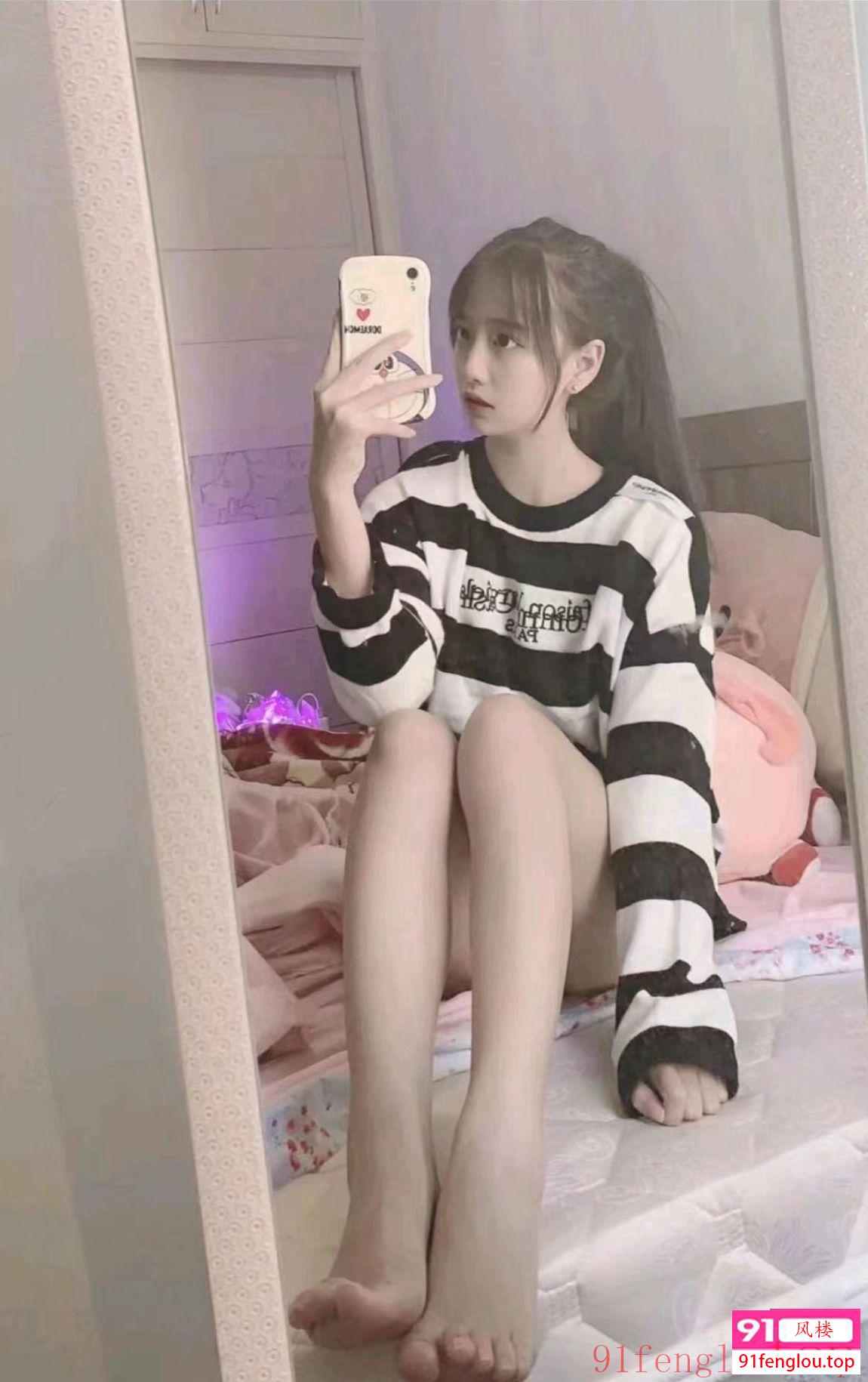 可三通的白虎小萝莉