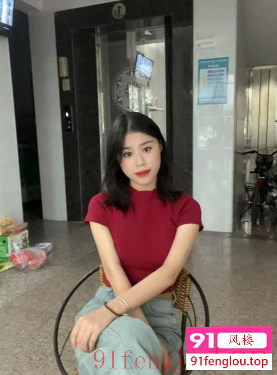 兼职大学生小月亮