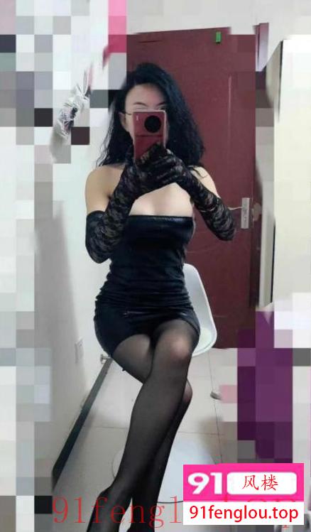 小蛮腰喷泉御姐