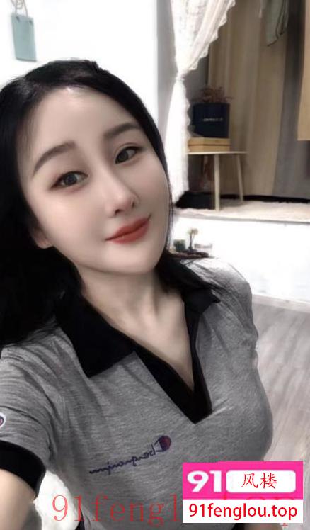 性感大波颜值小姐姐