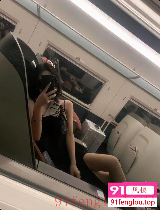 瑶海苗条小红红