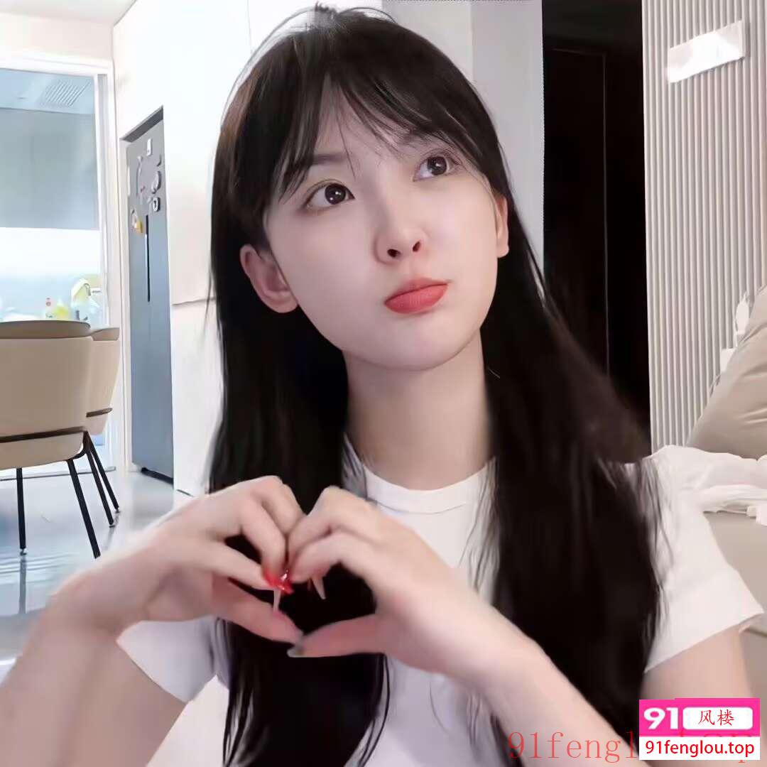 刚毕业的巨乳萝莉学生妹带楼兼职外出