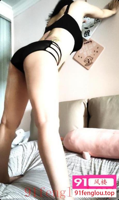 长宁美乳居家人妻